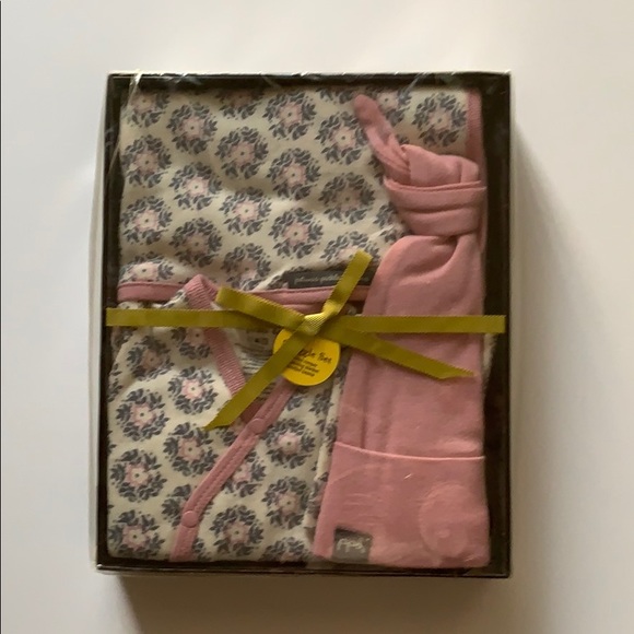 100% Organic Petunia Pickle Bottom Snuggle Set - Picture 7 of 7